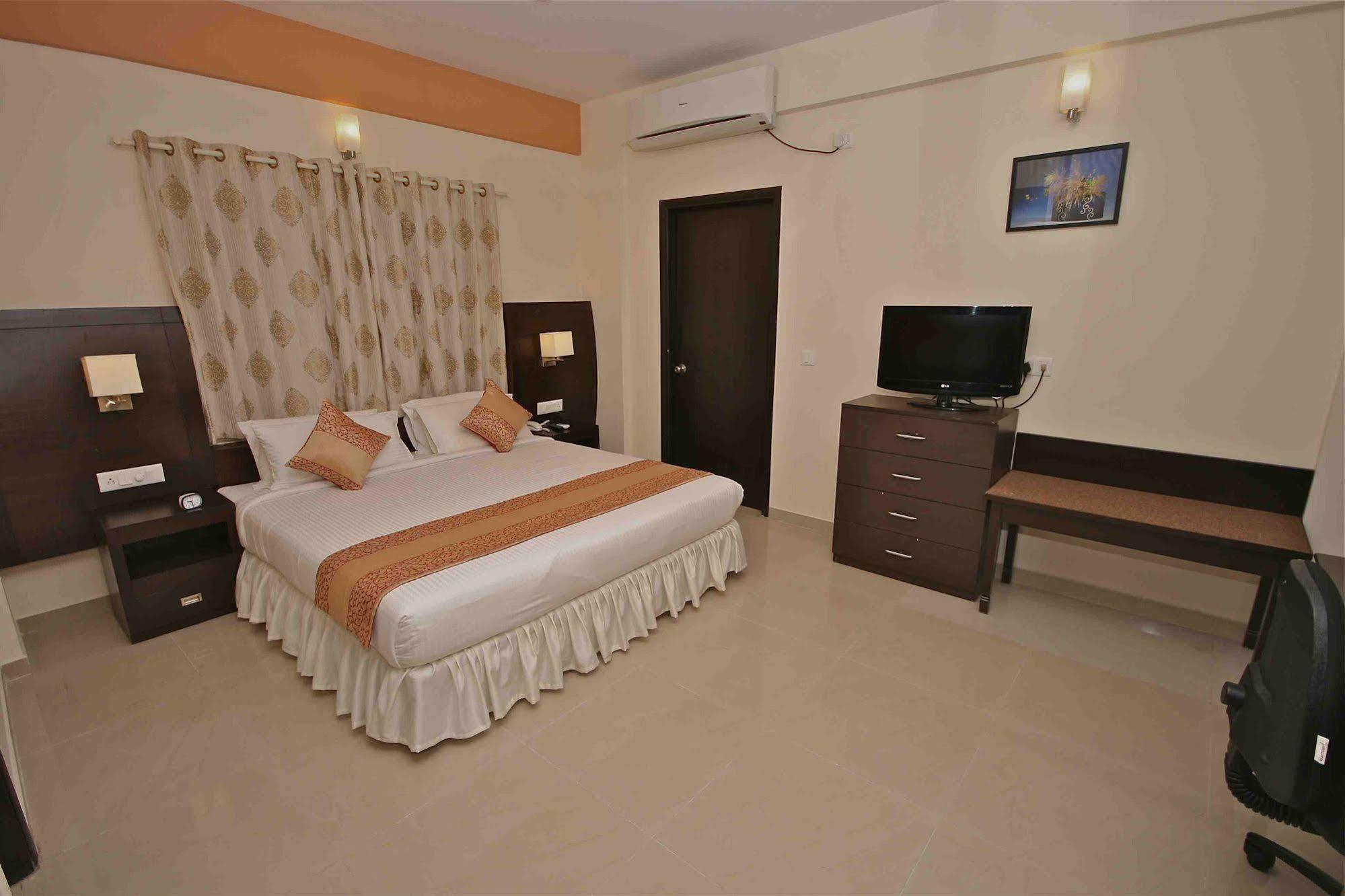 Treebo Trend Sterling Suites Inn Bangalore Exterior photo